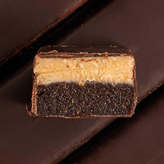 Батончик Fizi Guilty Pleasure Hazelnut himalayan salt в шоколадной глазури 45г, изображение 2